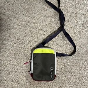Lululemon easy access belt bag. New